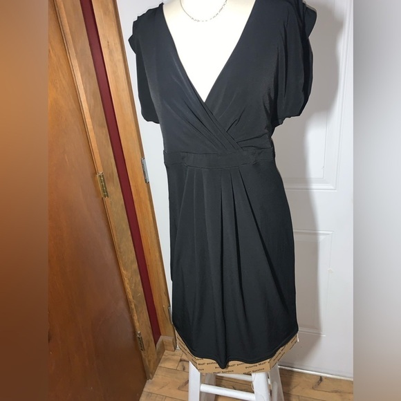 Essentials by ABS Black Dress Midi V neck Short Sleeves Size 10 - Picture 7 of 9